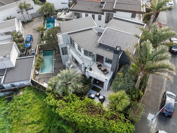 Paritai Location, Panoramic Views with Pool