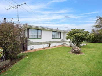 The best of all worlds in Wallacetown