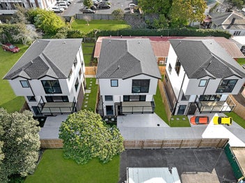 The Grand Albion Residence – Brand New