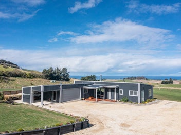 A Rare Blend of Modern Comfort & Rural Beauty