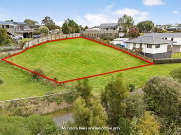 Riverside Living – 947m² Elevated Section