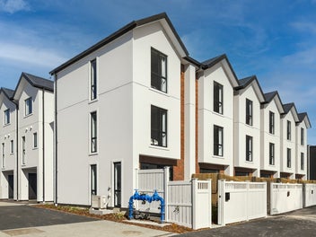Amazing City Centre Location-10 Year Master Build