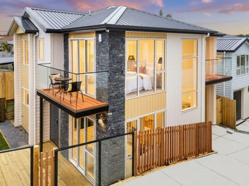 Stunning Brand-New Home In Prime Location