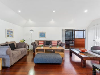 Brick & Tile in the heart of Mount Roskill