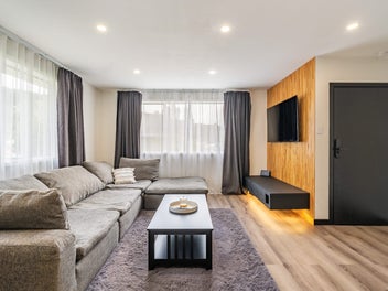 A Modern, Cosy Home!