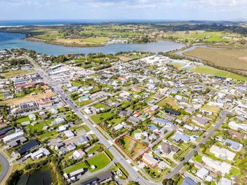 HEART OF MANGAWHAI VILLAGE