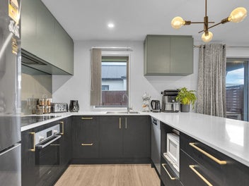 Modern Family Living - Must Be Sold!