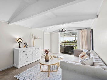 Home Plus Basement Flat & 885sqm Land