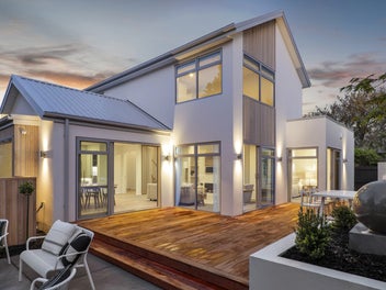 New & Architecturally Defined – Merivale Living