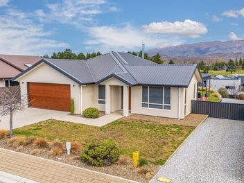 EASY LIVING IN A PRIME LOCATION