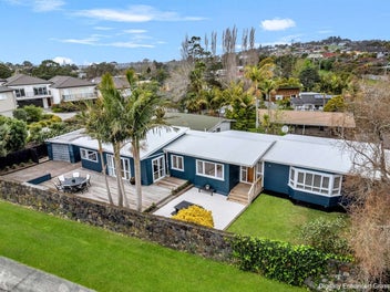 Sun, Space & Style in Stanmore Bay