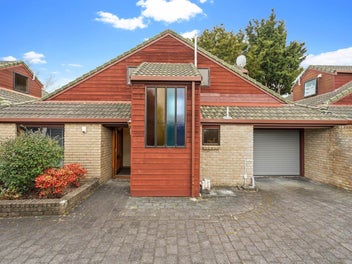 Brick & Cedar Gem in Double Grammar Zone