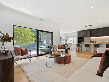 Contemporary Luxury in Double Grammar Zone
