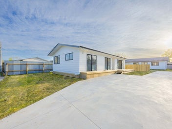 Three-bedroom relocatable home with modern feature