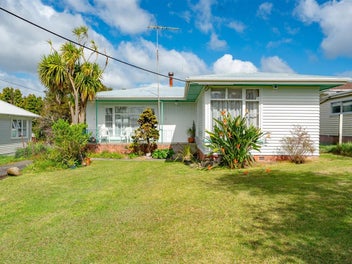 Much Loved 1960s Family Home On Full Site!.