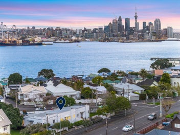 Art Deco haven in Devonport