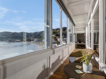 Waterfront Living in Lowry Bay