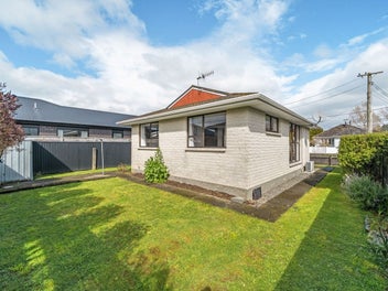 Standalone, Easy-Care & Close to Everything