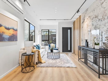 Effortless Dual-Level Living with Modern Style!