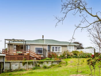 ENJOY SUMMER ON THE DECK!