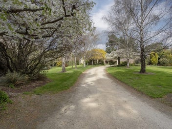 CHARM, CHARACTER & COUNTRYSIDE - A PERFECT MATCH!