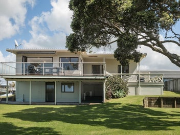 PREMIUM POSITION ON PRESTIGIOUS SHAW ROAD