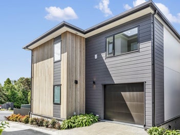 Modern Luxury Meets Coastal Lifestyle