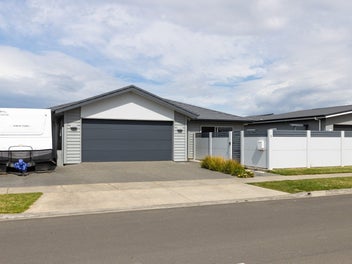 Modern comfort in tranquil Te Awa location!