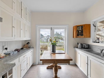 Great investment on Robert Street