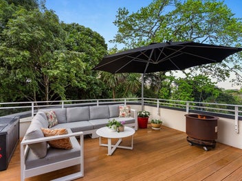 Freemans Bay's best buy - move in for Christmas