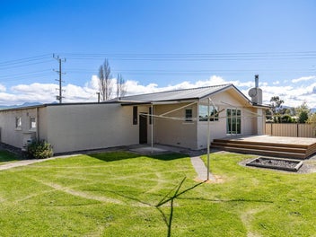 Sheds, Grazing, Town Boundary Lifestyle
