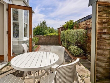 Four Bedroom, Mt Vic Villa