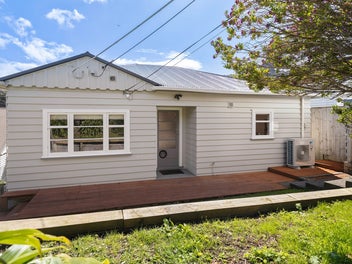 STYLISH & SUNNY FAMILY LIVING