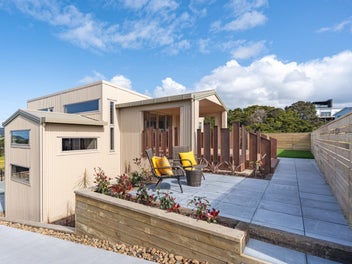 Stylish, New and Move-In Ready - Lang's Beach