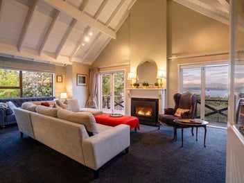 PRESTIGIOUS, PEACEFUL & EXECUTIVE LIVING