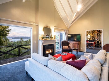 PRESTIGIOUS, PEACEFUL & EXECUTIVE LIVING