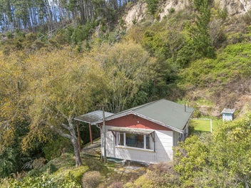 The Classic Tongariro Fishing Crib