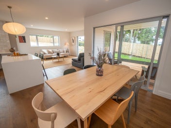 BRAND NEW Home 10 mins walk to beach