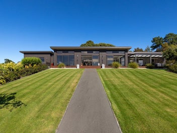 Premium Lifestyle Property with Big Sheds