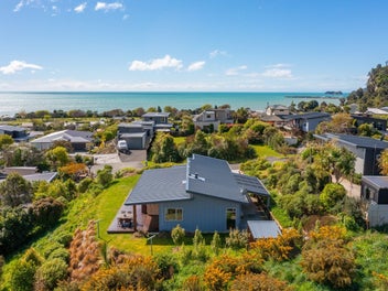 Peaceful Coastal Living in Pohara