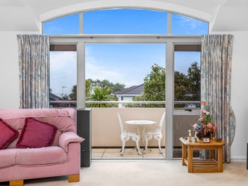 Spacious Family Living and Sea Views