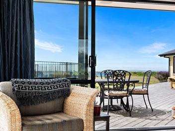 Vendors Want It SOLD - All Offers Invited