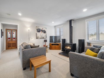 Beautifully restored cottage close to town