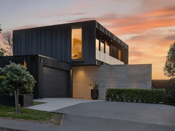 Striking Architecture Having Ultimate Privacy!