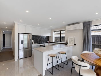 Neat as a pin & ready to move in!