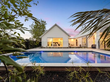 Brand new bold and beautiful single level stunner