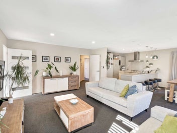 Modern Living plus Home Office