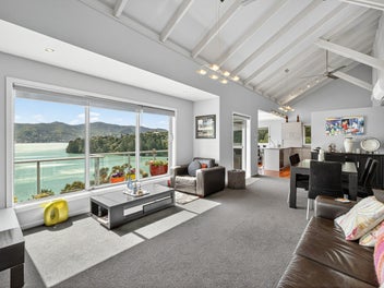 Absolute waterfront with beach access