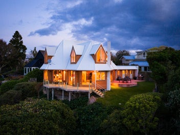 Proven Architecture & Panoramic City Views