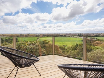 Proven Architecture & Panoramic City Views